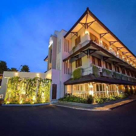 Hotel Nyland Pasteur باندونج المظهر الخارجي الصورة